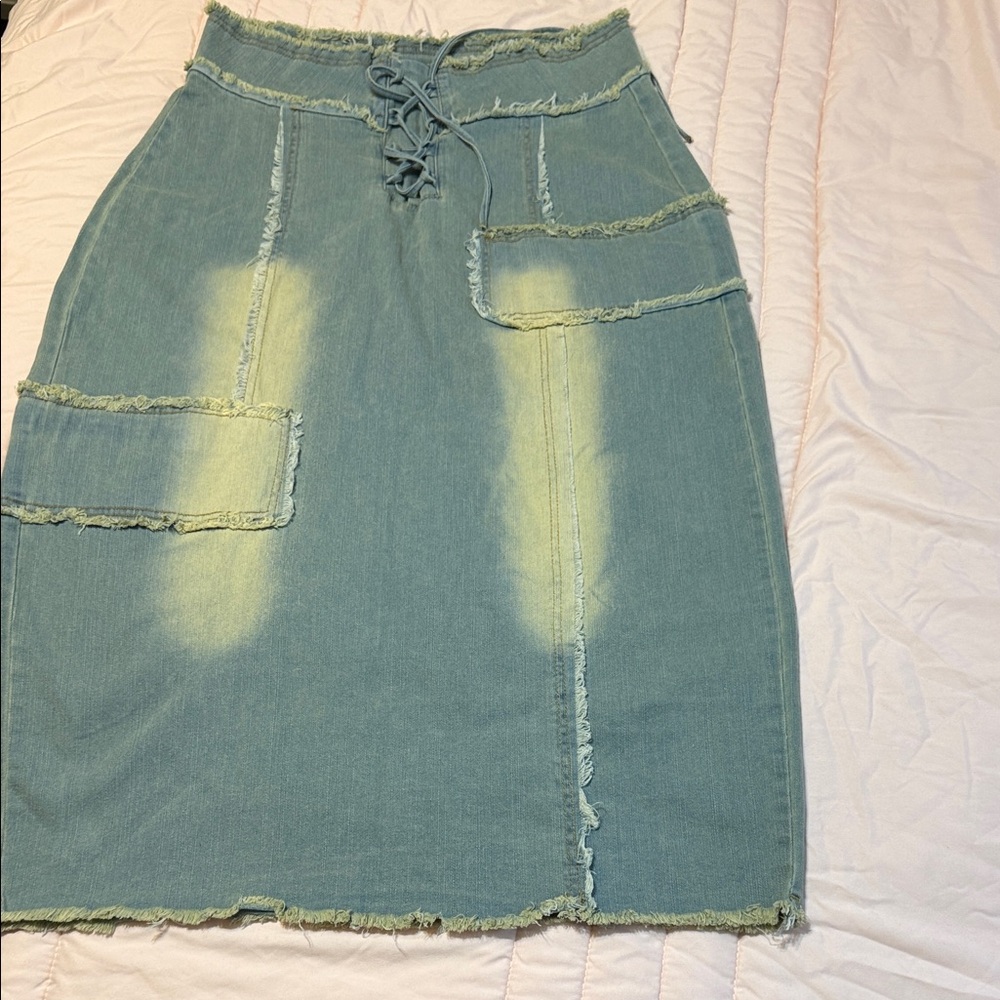 SHEIN Blue Denim Pencil Skirt with Frayed Details